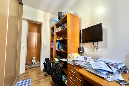 Apartamento à venda com 130m², 4 quartos e 2 vagas Apartamento à venda com 130m², 4 quartos e 2 vagasQuarto 4