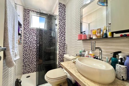Apartamento à venda com 130m², 4 quartos e 2 vagas Apartamento à venda com 130m², 4 quartos e 2 vagasBanheiro da Suíte 1