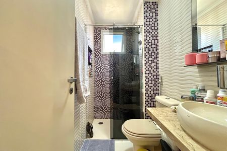 Apartamento à venda com 130m², 4 quartos e 2 vagas Apartamento à venda com 130m², 4 quartos e 2 vagasBanheiro da Suíte 1