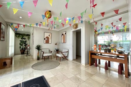 Apartamento à venda com 130m², 4 quartos e 2 vagas Apartamento à venda com 130m², 4 quartos e 2 vagasHall social