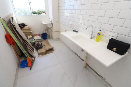 Cozinha de apartamento para alugar com 2 quartos, 38m² em Jardim das Margaridas, Salvador