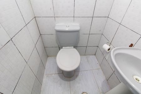 Casa para alugar com 110m², 2 quartos e 1 vaga Casa para alugar com 110m², 2 quartos e 1 vagaBanheiro