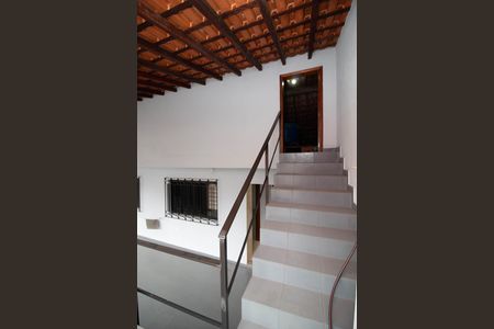 Casa para alugar com 260m², 3 quartos e 8 vagas Casa para alugar com 260m², 3 quartos e 8 vagasEscada - Sótão