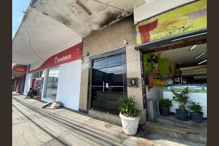 Apartamento para alugar com 71m², 2 quartos e sem vaga