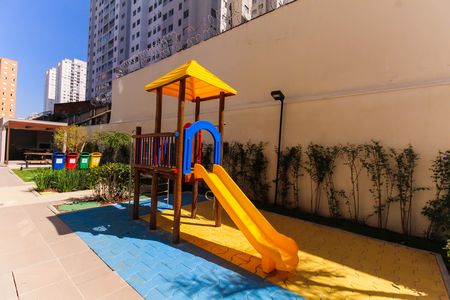 Apartamento para alugar com 27m², 1 quarto e sem vaga Apartamento para alugar com 27m², 1 quarto e sem vagaÁrea comum - Playground