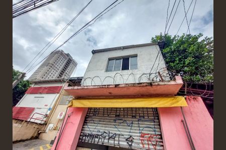 Casa para alugar com 20m², 1 quarto e sem vaga Casa para alugar com 20m², 1 quarto e sem vagaFachada