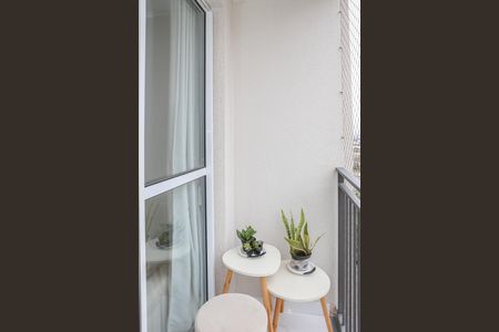 Apartamento à venda com 37m², 2 quartos e sem vaga Apartamento à venda com 37m², 2 quartos e sem vagaSacada