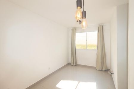 Sala de apartamento para alugar com 2 quartos, 51m² em Guaratiba, Rio de Janeiro
