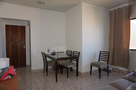 Sala de apartamento para alugar com 2 quartos, 48m² em Jardim Vitória, Embu das Artes