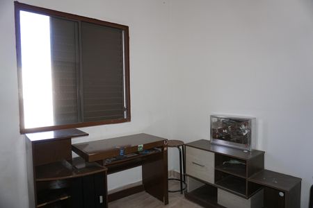 Quarto 1 de apartamento para alugar com 2 quartos, 48m² em Jardim Vitória, Embu das Artes