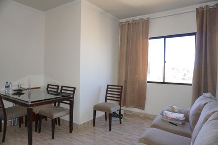 Sala de apartamento para alugar com 2 quartos, 48m² em Jardim Vitória, Embu das Artes