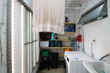 Apartamento à venda com 62m², 2 quartos e 1 vaga Apartamento à venda com 62m², 2 quartos e 1 vagaLavanderia