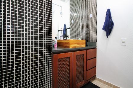 Apartamento à venda com 62m², 2 quartos e 1 vaga Apartamento à venda com 62m², 2 quartos e 1 vagaBanheiro