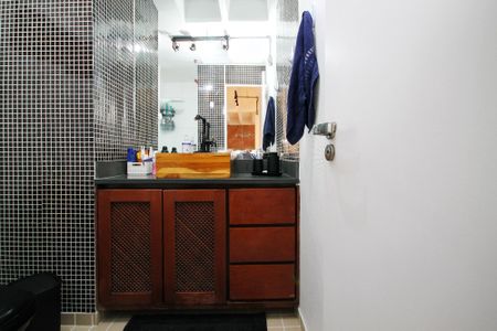 Apartamento à venda com 62m², 2 quartos e 1 vaga Apartamento à venda com 62m², 2 quartos e 1 vagaBanheiro