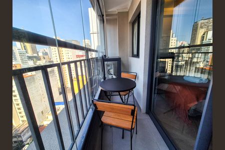 Varanda de kitnet/studio para alugar com 1 quarto, 27m² em República, São Paulo
