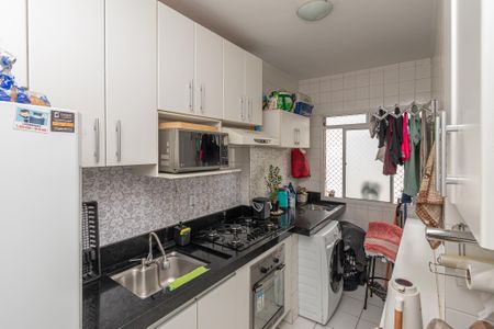 Apartamento à venda com 49m², 2 quartos e 1 vaga Apartamento à venda com 49m², 2 quartos e 1 vagaCozinha e Área de Serviço