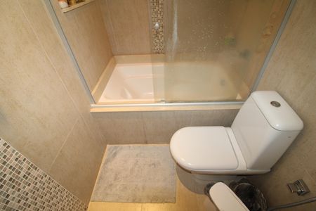 Apartamento à venda com 159m², 3 quartos e 3 vagasQuarto 2 - Banheiro