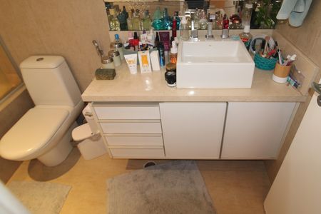 Apartamento à venda com 159m², 3 quartos e 3 vagasQuarto 2 - Banheiro