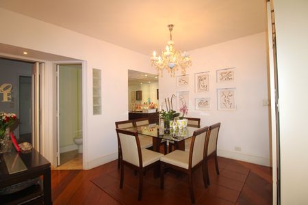Apartamento à venda com 159m², 3 quartos e 3 vagasSala