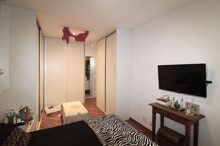 Apartamento à venda com 159m², 3 quartos e 3 vagasQuarto 2