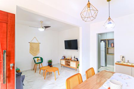 Casa à venda com 214m², 4 quartos e 3 vagas Casa à venda com 214m², 4 quartos e 3 vagasSala