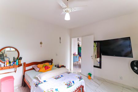 Casa à venda com 214m², 4 quartos e 3 vagas Casa à venda com 214m², 4 quartos e 3 vagasQuarto 3