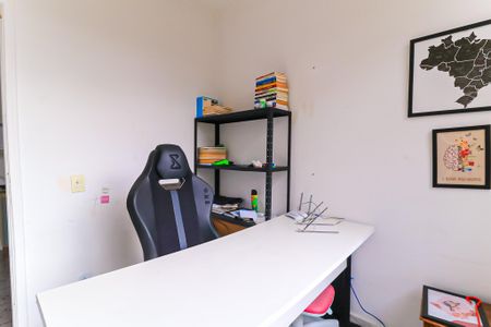 Casa à venda com 214m², 4 quartos e 3 vagas Casa à venda com 214m², 4 quartos e 3 vagasQuarto 4