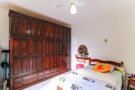 Casa à venda com 214m², 4 quartos e 3 vagas Casa à venda com 214m², 4 quartos e 3 vagasQuarto 3