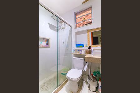 Casa à venda com 214m², 4 quartos e 3 vagas Casa à venda com 214m², 4 quartos e 3 vagasBanheiro Social