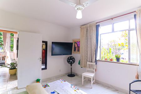 Casa à venda com 214m², 4 quartos e 3 vagas Casa à venda com 214m², 4 quartos e 3 vagasQuarto 3