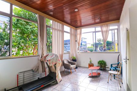 Casa à venda com 214m², 4 quartos e 3 vagas Casa à venda com 214m², 4 quartos e 3 vagasSala 2