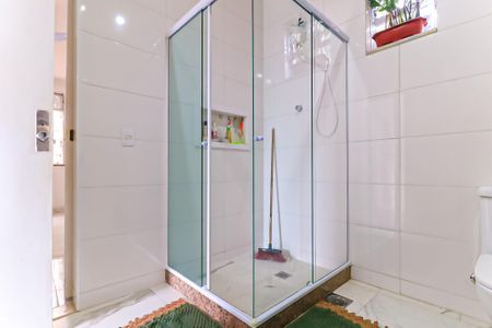 Casa à venda com 214m², 4 quartos e 3 vagas Casa à venda com 214m², 4 quartos e 3 vagasBanheiro da Suíte 2