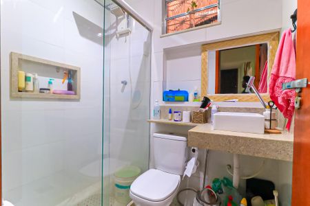 Casa à venda com 214m², 4 quartos e 3 vagas Casa à venda com 214m², 4 quartos e 3 vagasBanheiro Social