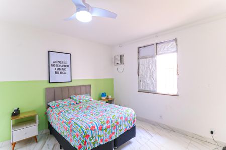 Casa à venda com 214m², 4 quartos e 3 vagas Casa à venda com 214m², 4 quartos e 3 vagasQuarto 2