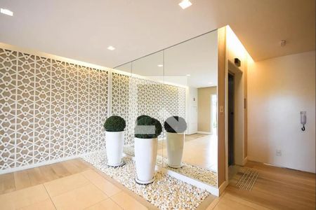 Apartamento para alugar com 125m², 4 quartos e 2 vagas Apartamento para alugar com 125m², 4 quartos e 2 vagasHall de entrada