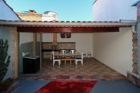 Casa para alugar com 200m², 3 quartos e 2 vagas Casa para alugar com 200m², 3 quartos e 2 vagasÁrea Gourmet