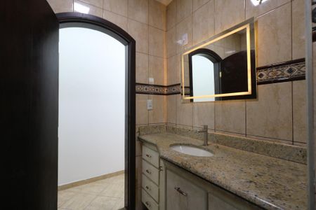 Casa para alugar com 200m², 3 quartos e 2 vagas Casa para alugar com 200m², 3 quartos e 2 vagasBanheiro Social