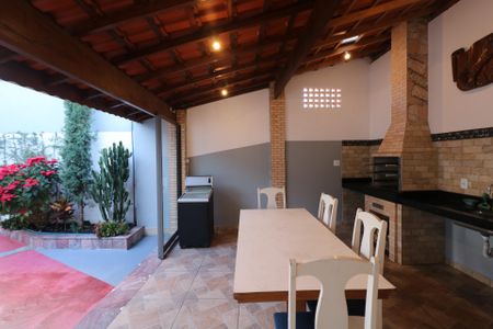 Casa para alugar com 200m², 3 quartos e 2 vagas Casa para alugar com 200m², 3 quartos e 2 vagasÁrea Gourmet