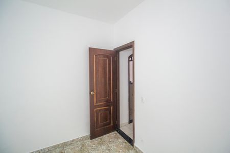 Quarto 2 de apartamento para alugar com 2 quartos, 63m² em Vila Valqueire, Rio de Janeiro