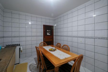 Casa à venda com 175m², 2 quartos e 2 vagas Casa à venda com 175m², 2 quartos e 2 vagasCozinha