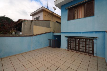 Casa à venda com 175m², 2 quartos e 2 vagas Casa à venda com 175m², 2 quartos e 2 vagasVaranda