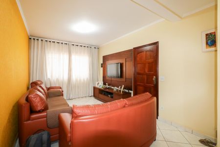 Casa à venda com 175m², 2 quartos e 2 vagas Casa à venda com 175m², 2 quartos e 2 vagasSala