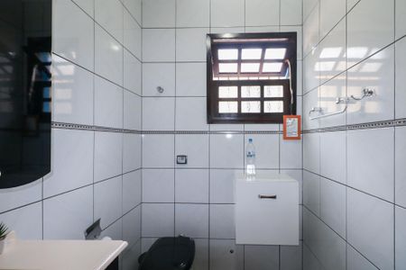 Casa à venda com 175m², 2 quartos e 2 vagas Casa à venda com 175m², 2 quartos e 2 vagasBanheiro