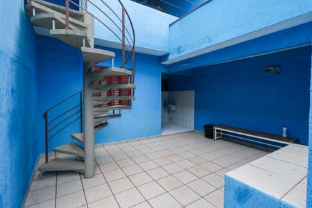 Casa à venda com 175m², 2 quartos e 2 vagas Casa à venda com 175m², 2 quartos e 2 vagasQuintal