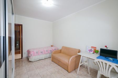 Casa à venda com 175m², 2 quartos e 2 vagas Casa à venda com 175m², 2 quartos e 2 vagasQuarto 1