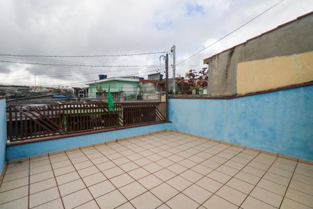 Casa à venda com 175m², 2 quartos e 2 vagas Casa à venda com 175m², 2 quartos e 2 vagasVaranda
