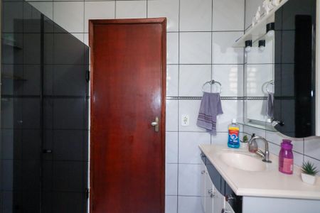 Casa à venda com 175m², 2 quartos e 2 vagas Casa à venda com 175m², 2 quartos e 2 vagasBanheiro