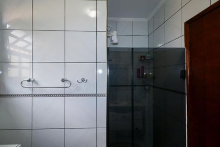 Casa à venda com 175m², 2 quartos e 2 vagas Casa à venda com 175m², 2 quartos e 2 vagasBanheiro