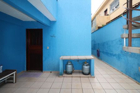 Casa à venda com 175m², 2 quartos e 2 vagas Casa à venda com 175m², 2 quartos e 2 vagasQuintal