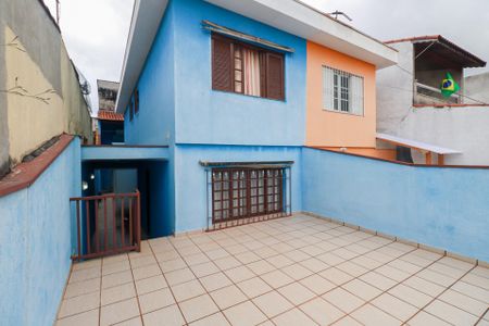 Casa à venda com 175m², 2 quartos e 2 vagas Casa à venda com 175m², 2 quartos e 2 vagasVaranda